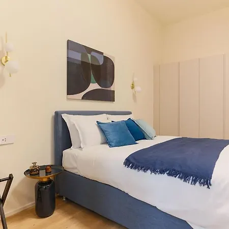 The Rent - Characterful Two-bedroom Flat Steps From Palestro Apartment