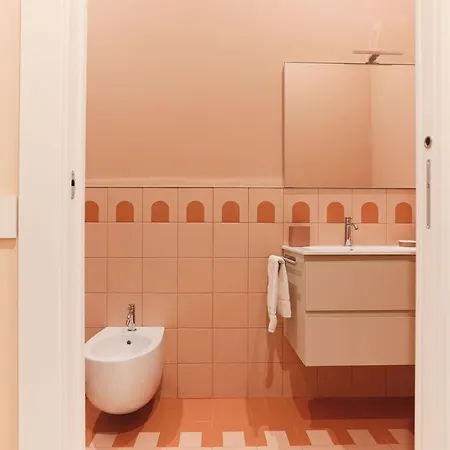 The Rent - Characterful Two-bedroom Flat Steps From Palestro Apartment Milan