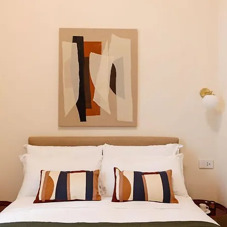 The Rent - Characterful Two-bedroom Flat Steps From Palestro * Milan