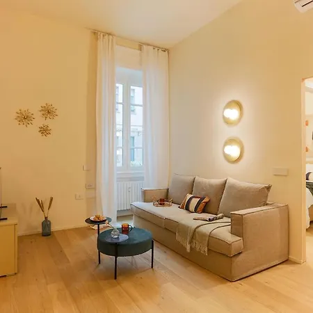 Apartment The Rent - Characterful Two-bedroom Flat Steps From Palestro *