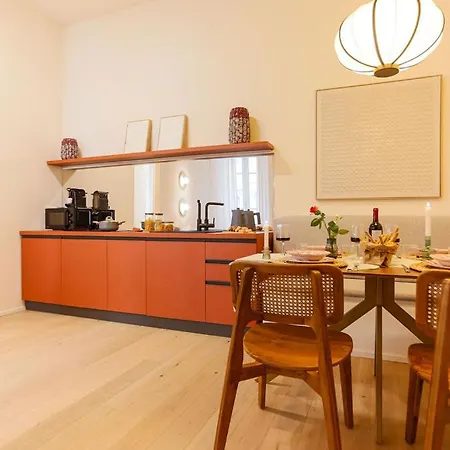 The Rent - Characterful Two-bedroom Flat Steps From Palestro Apartment