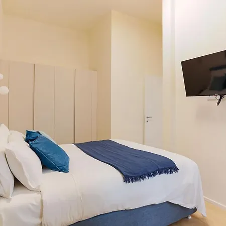 The Rent - Characterful Two-bedroom Flat Steps From Palestro Apartment Milan
