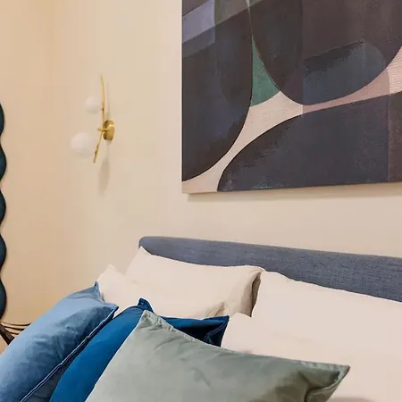 The Rent - Characterful Two-bedroom Flat Steps From Palestro Milan